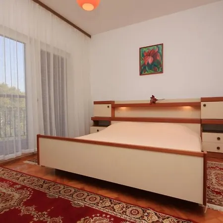 Pjescana Uvala, - 7652 Pola